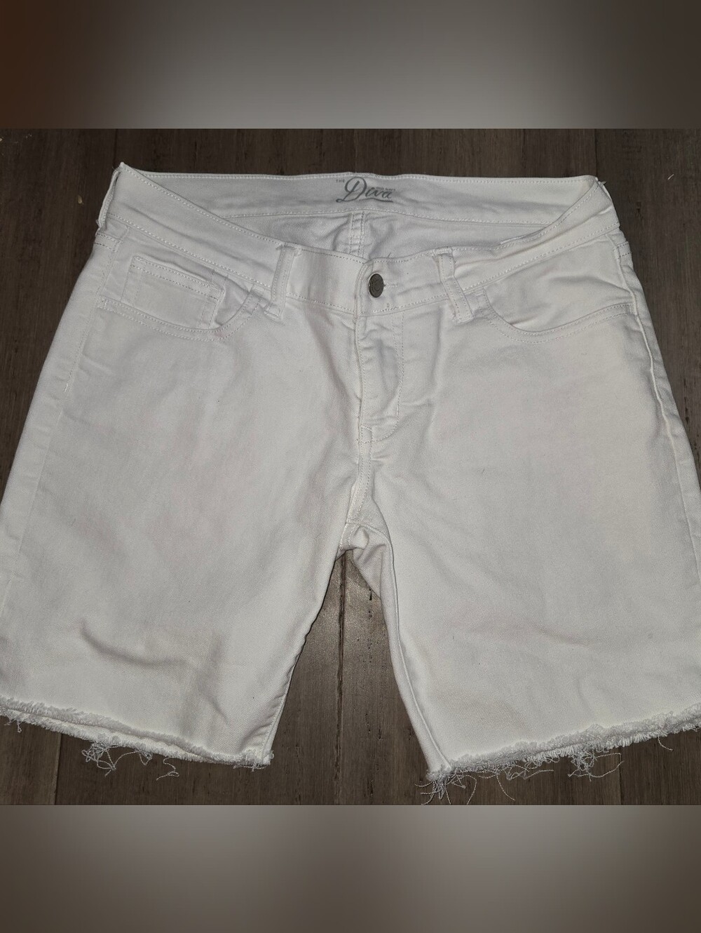 Old Navy Diva Women’s White Denim Shorts Size 6